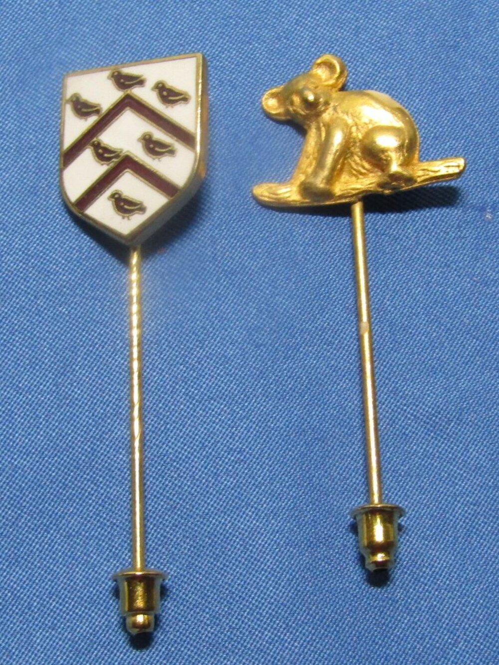 2 souvenir stick pins Koala and bird - New Zealand / Australia